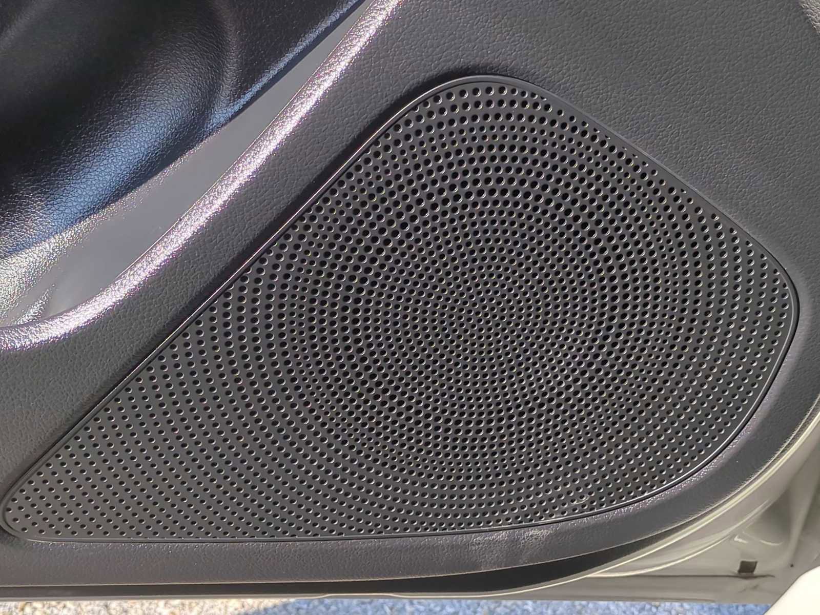 Used 2025 Genesis G70 2.5T image 24