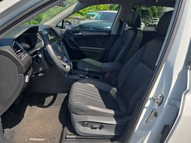 Used 2023 Volkswagen Tiguan SE AWD/4WD image 5