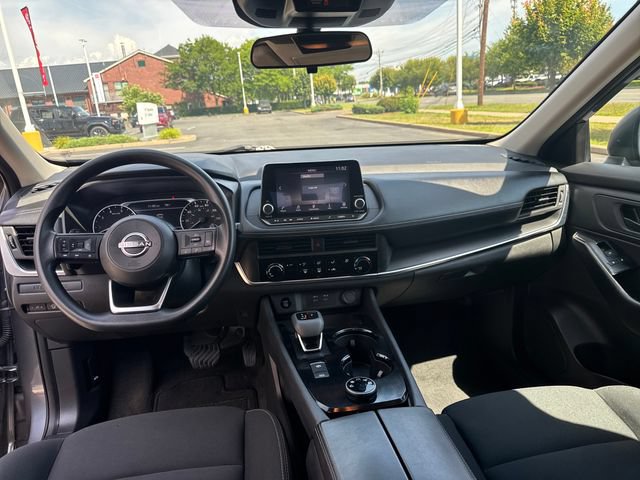 Used 2024 Nissan Rogue S AWD/4WD image 15