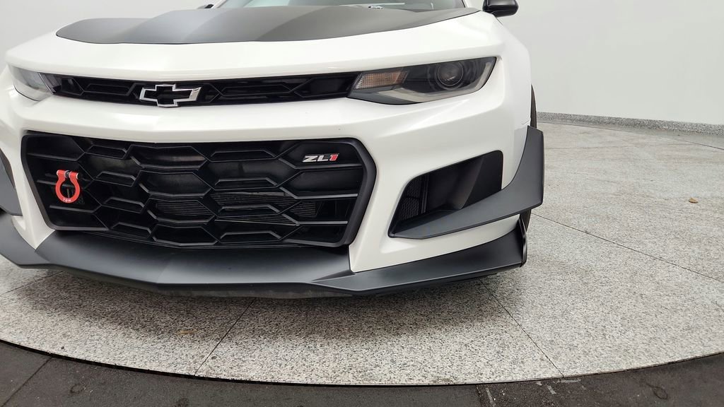 Used 2021 Chevrolet Camaro ZL1 RWD image 10