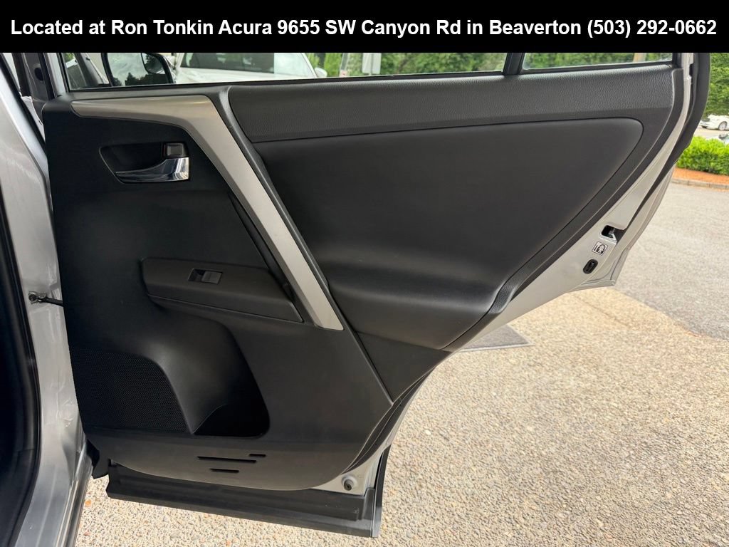 Used 2016 Toyota RAV4 XLE AWD/4WD image 30