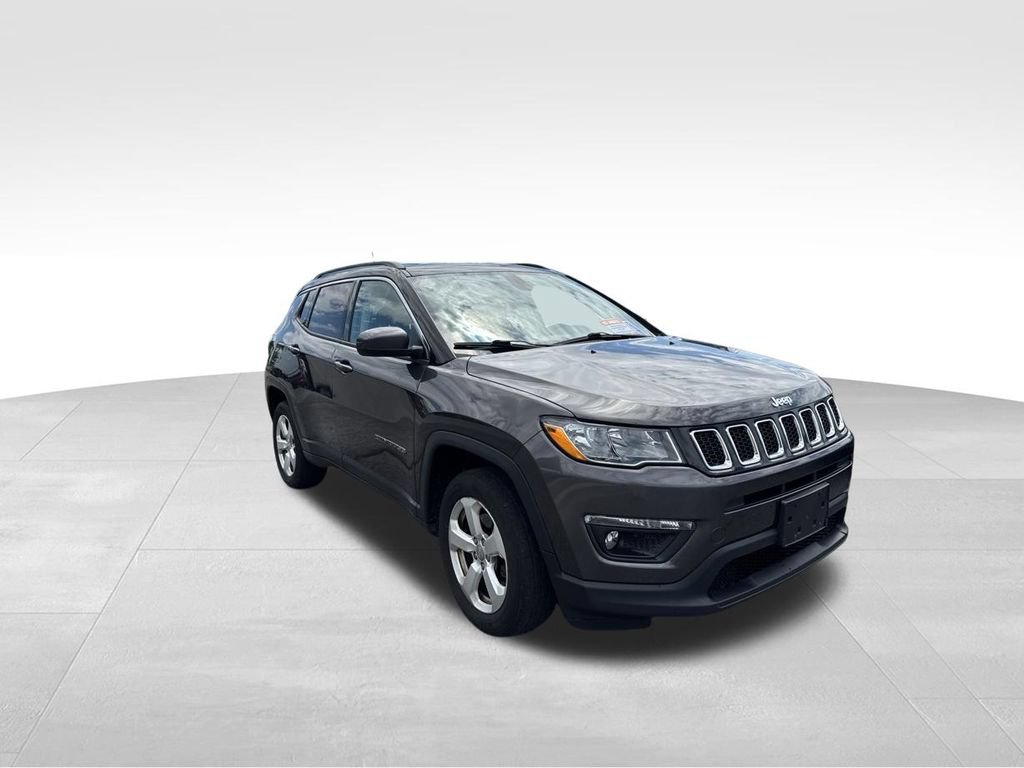 Used 2018 Jeep Compass Latitude w/ Popular Equipment Group AWD/4WD image 8