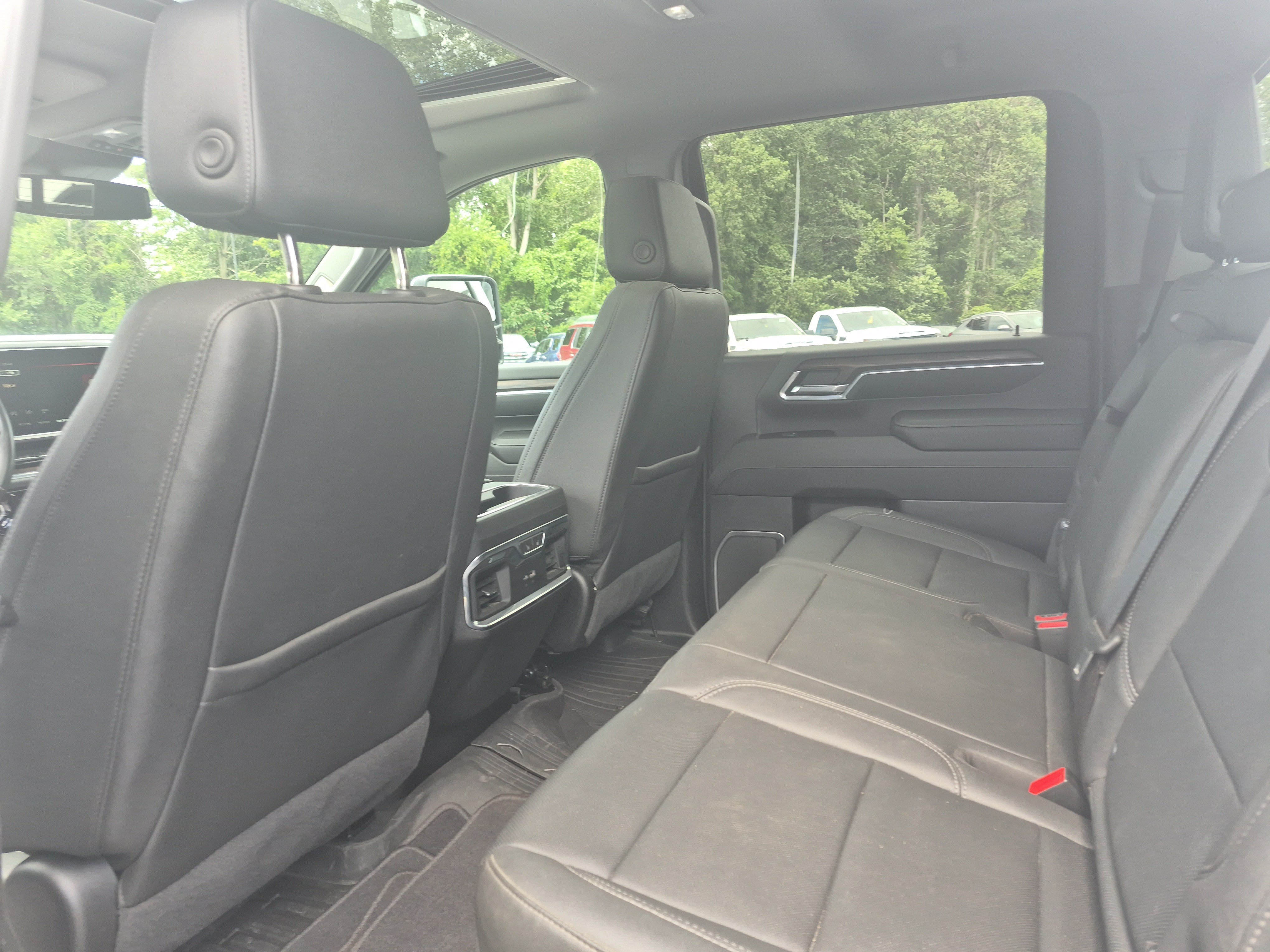 Used 2024 GMC Sierra 2500 SLT w/ SLT Premium Package AWD/4WD image 10