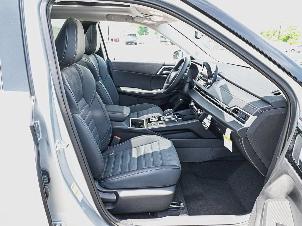 New 2024 Mitsubishi Outlander SE AWD/4WD image 41