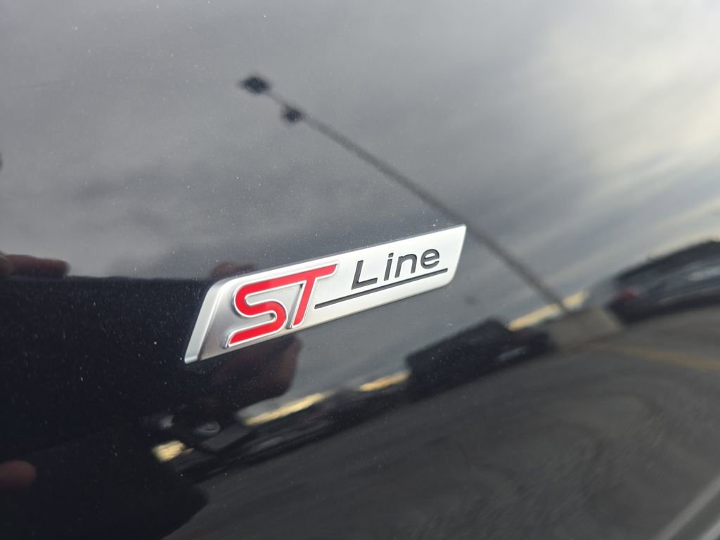 Used 2025 Ford Explorer ST-Line w/ ST-Line Street Pack image 19