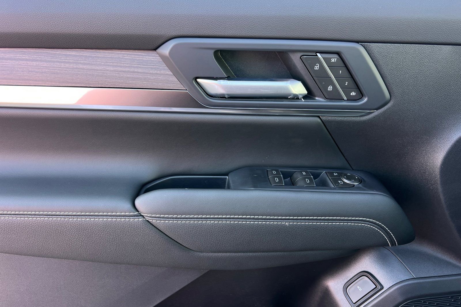 New 2026 GMC Terrain Denali image 9