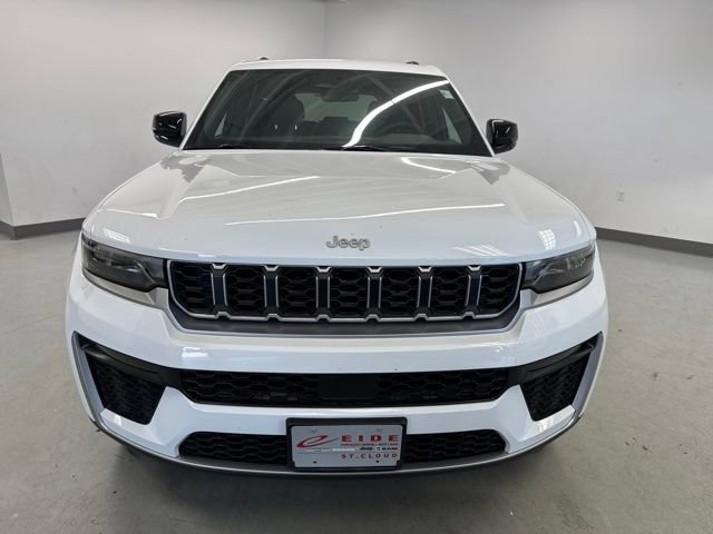 New 2026 Jeep Grand Cherokee Limited AWD/4WD image 2