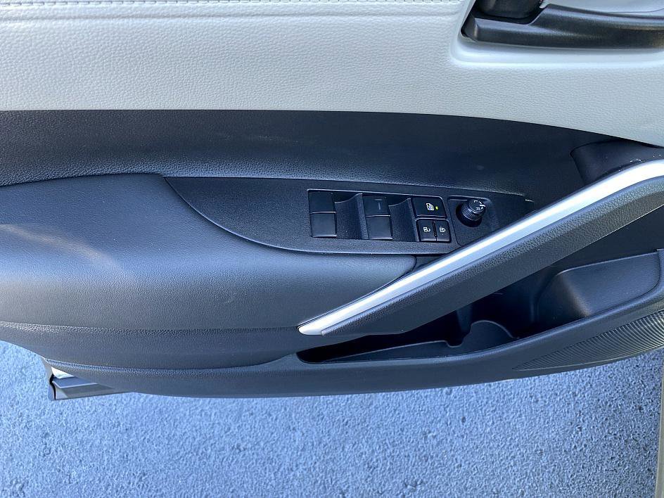 Certified 2025 Toyota Corolla Cross L image 9