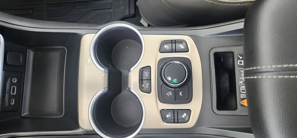 Used 2019 GMC Terrain Denali w/ Advanced Safety Package image 36