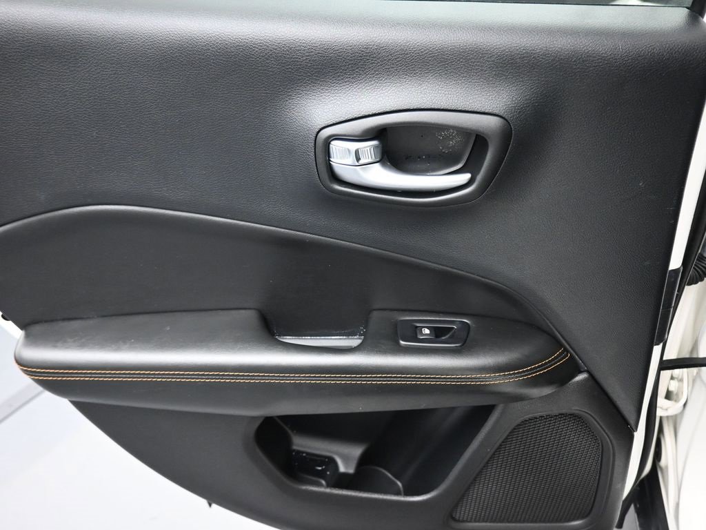 Used 2020 Jeep Compass Limited image 27