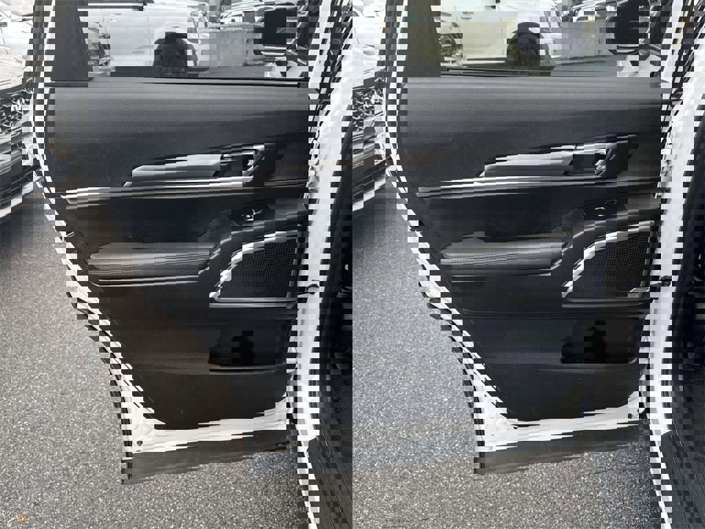 Used 2023 Kia Telluride LX image 12