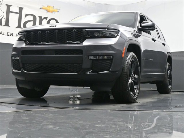 Used 2025 Jeep Grand Cherokee L Limited w/ Black Appearance Package image 4