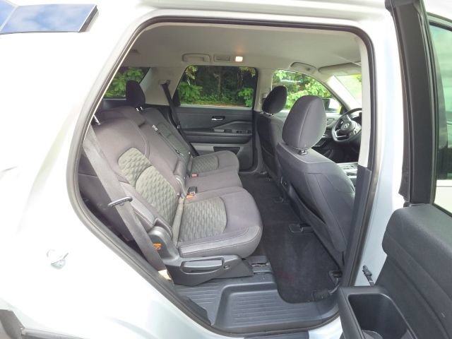 Used 2022 Nissan Pathfinder S FWD image 28