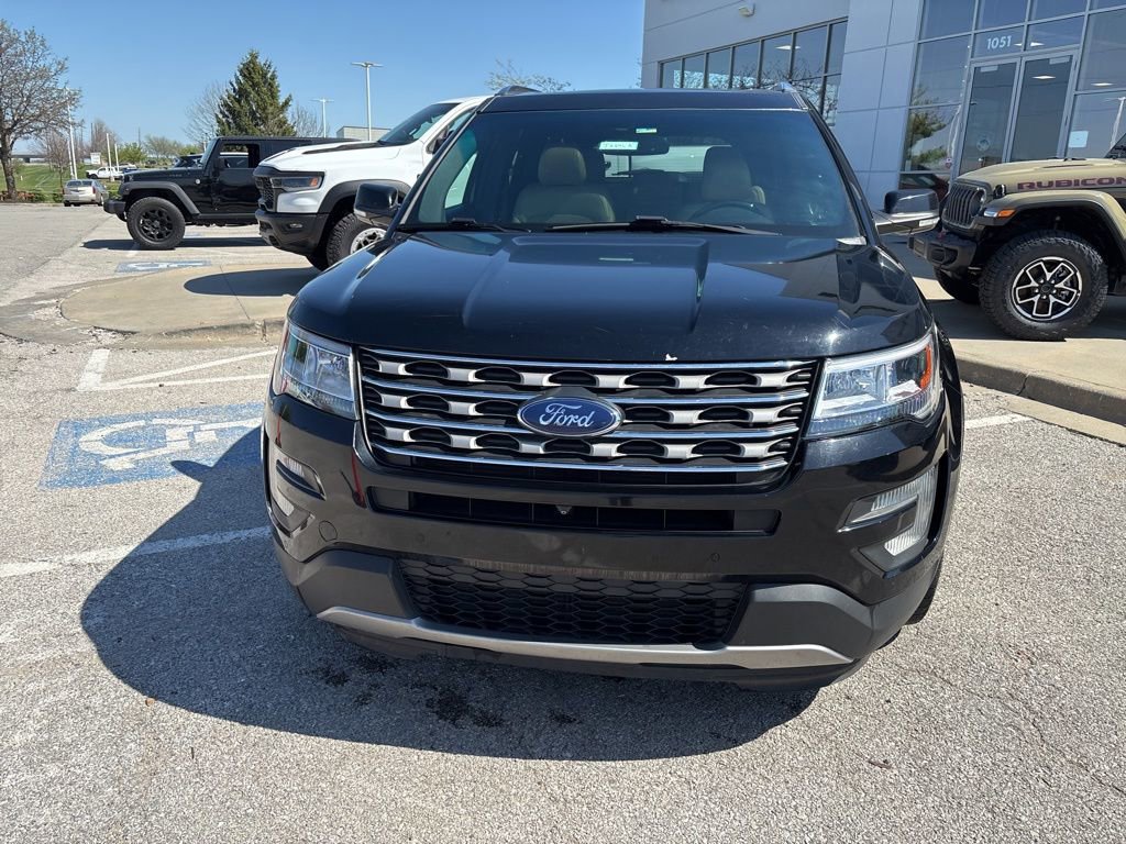 Used 2017 Ford Explorer Limited image 10