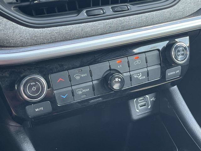 Used 2023 Jeep Compass Latitude AWD/4WD image 30