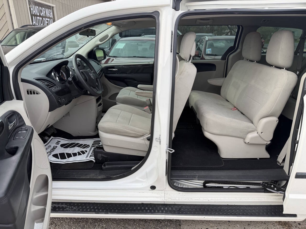 Used 2013 Dodge Grand Caravan American Value Package FWD image 13