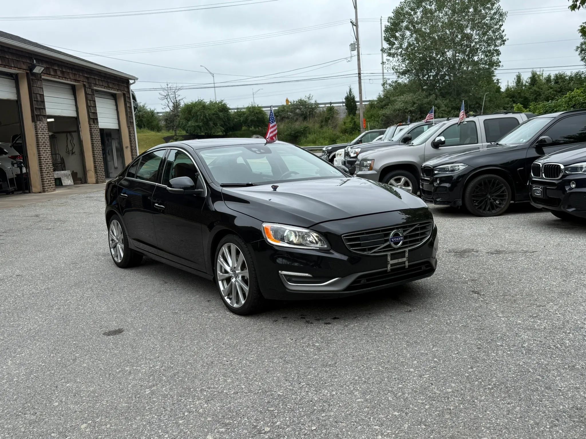 Used 2017 Volvo S60 T5 Inscription Platinum w/ Climate Package AWD/4WD image 3