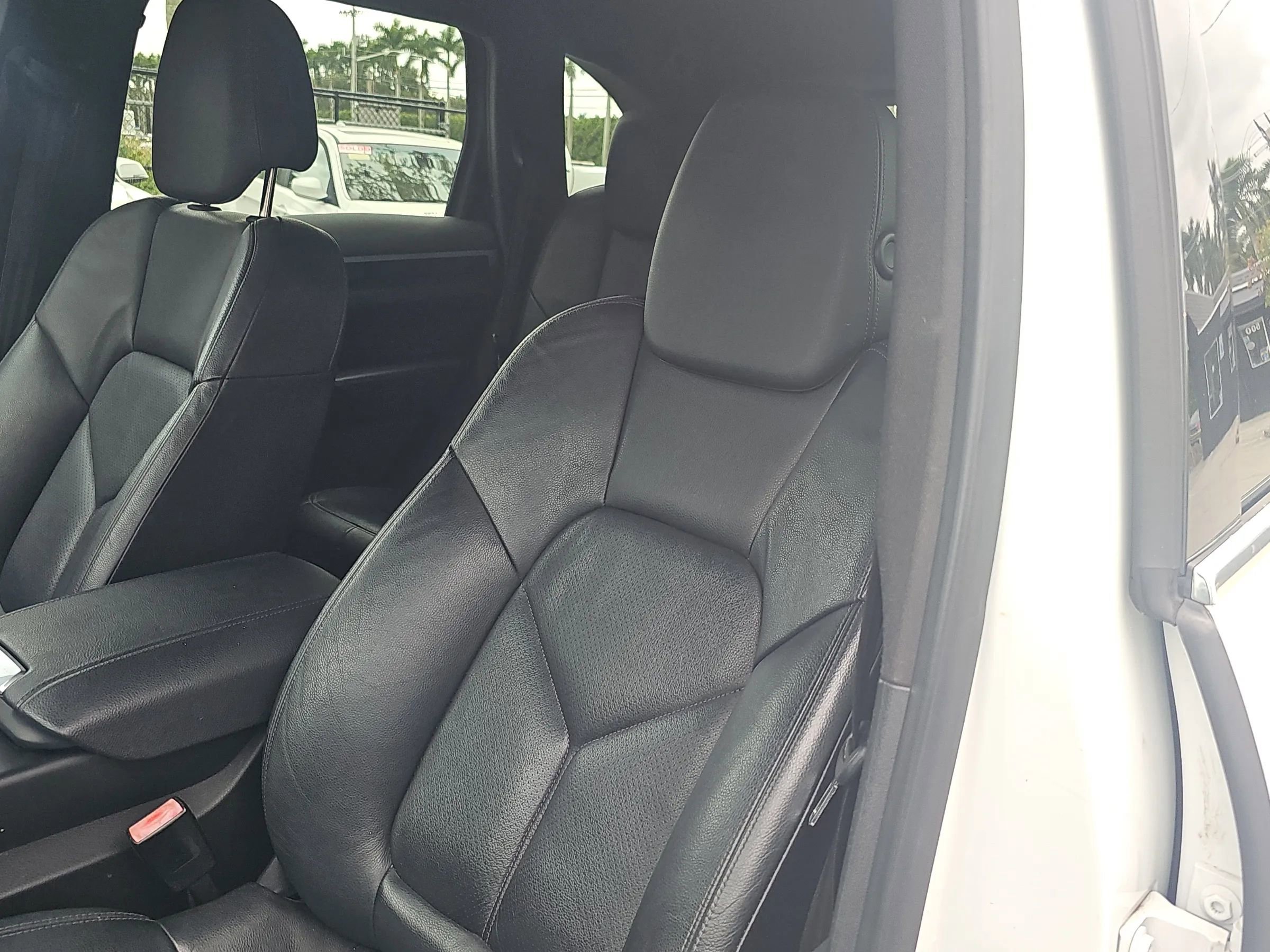 Used 2014 Porsche Cayenne image 27