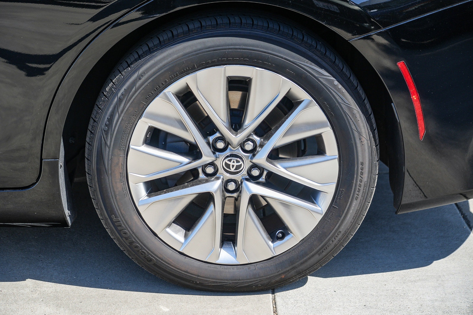 Certified 2022 Toyota Mirai w/ Advanced Technology Package RWD image 10
