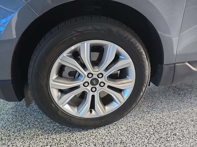 Certified 2024 Ford Edge Titanium image 3