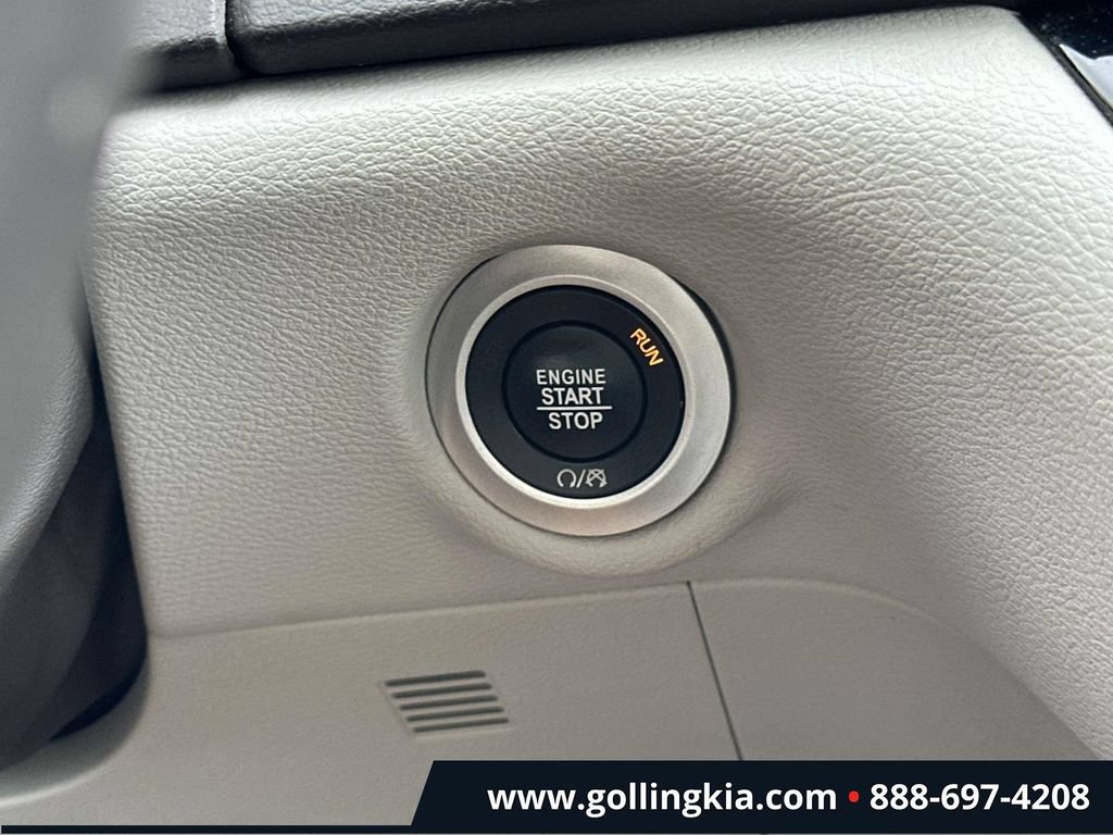 Used 2017 Chrysler Pacifica Touring-L Plus FWD image 29