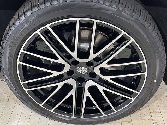 New 2026 Porsche Macan image 14