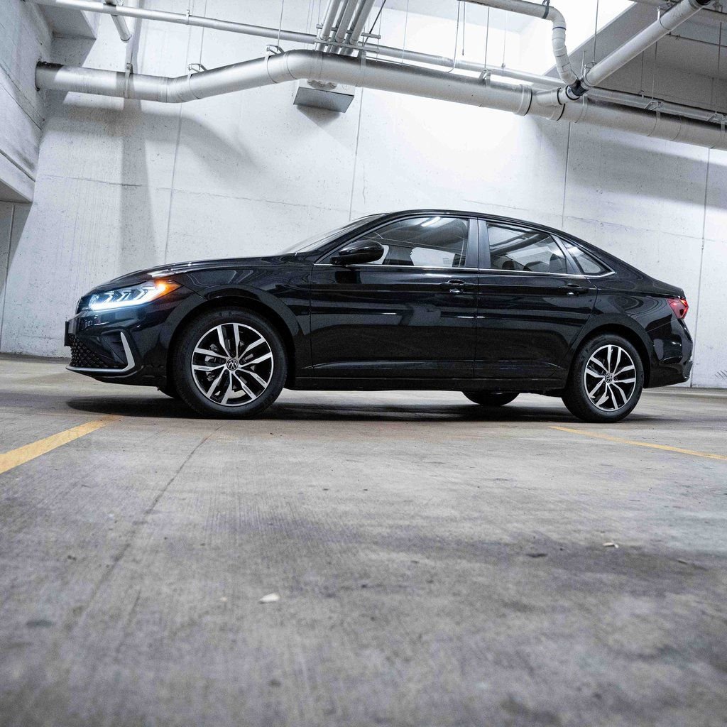 New 2026 Volkswagen Jetta SE FWD image 3