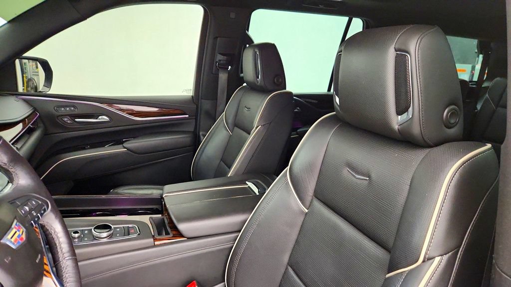 Used 2022 Cadillac Escalade Premium Luxury RWD image 21