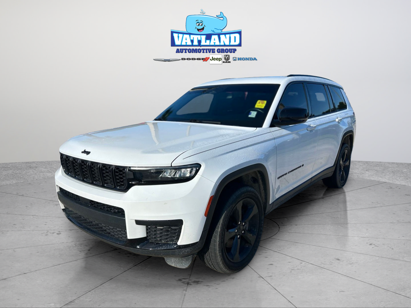 Used 2022 Jeep Grand Cherokee L Laredo RWD image 1