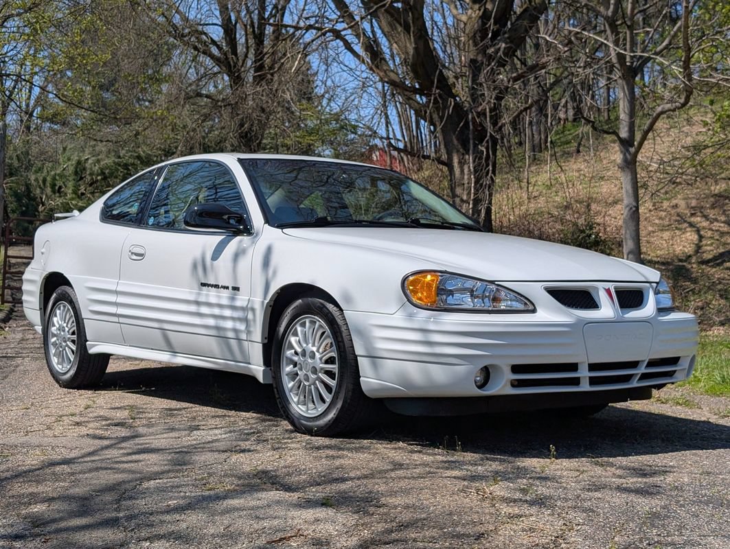 Used 2001 Pontiac Grand Am SE w/ Solid Value Appearance Pkg FWD image 4