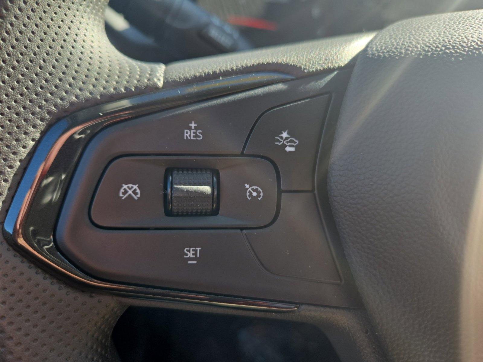 New 2026 Chevrolet Trax LS w/ LS Convenience Package FWD image 18