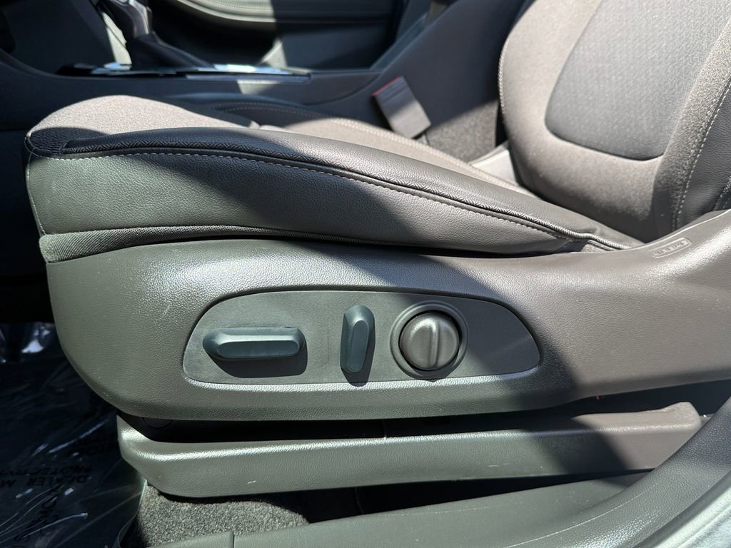 Used 2023 Buick Encore GX Preferred w/ Cold Weather Comfort Package image 11