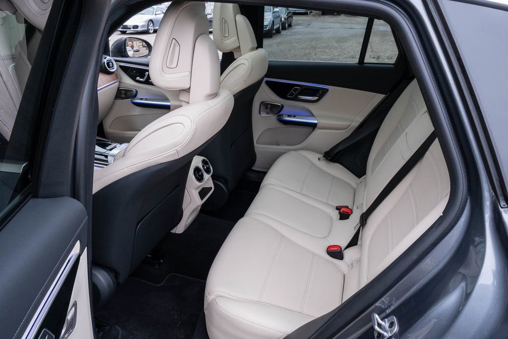 Used 2023 Mercedes-Benz GLC 300 4MATIC w/ Pinnacle Trim Package image 28