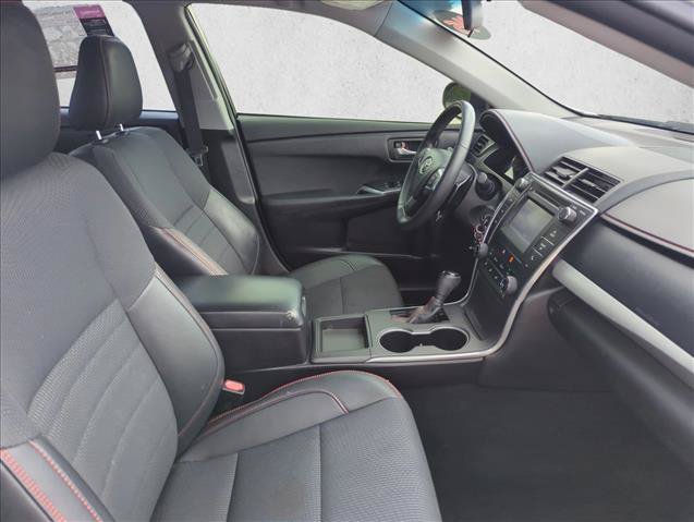 Used 2016 Toyota Camry SE w/ Moonroof Package FWD image 25