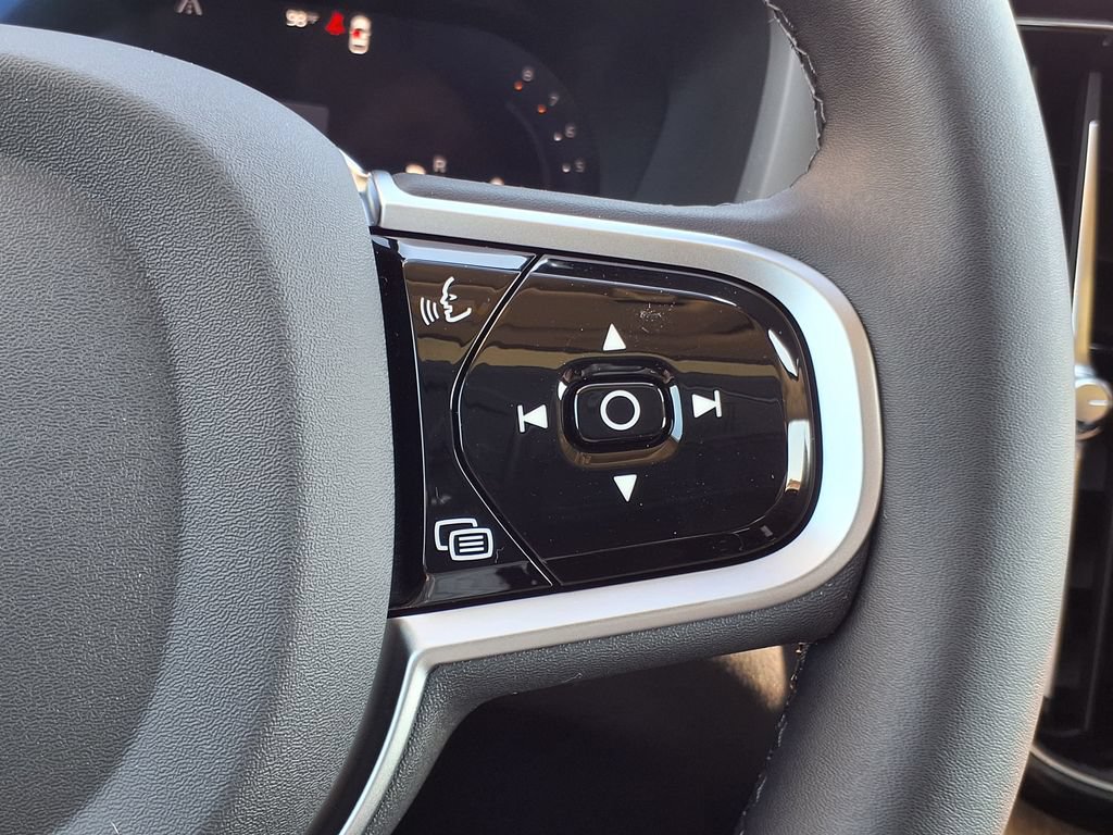 New 2026 Volvo XC60 B5 Plus w/ Protection Package Premier AWD/4WD image 24