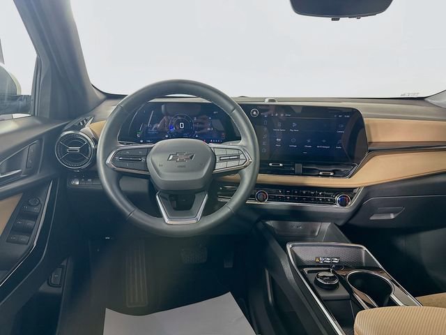 Used 2025 Chevrolet Equinox ACTIV w/ Safety and Technology Package image 23