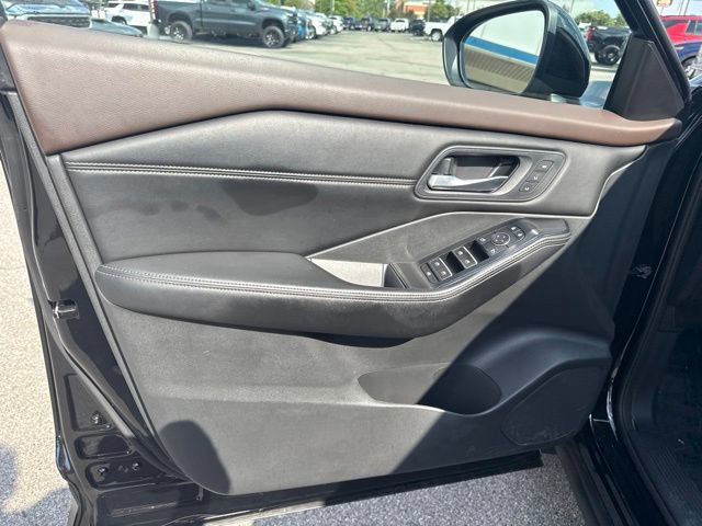 Used 2023 Nissan Rogue SL AWD/4WD image 32