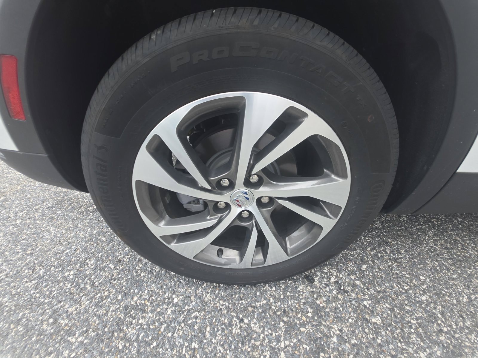 Used 2023 Buick Envision Essence AWD/4WD image 6