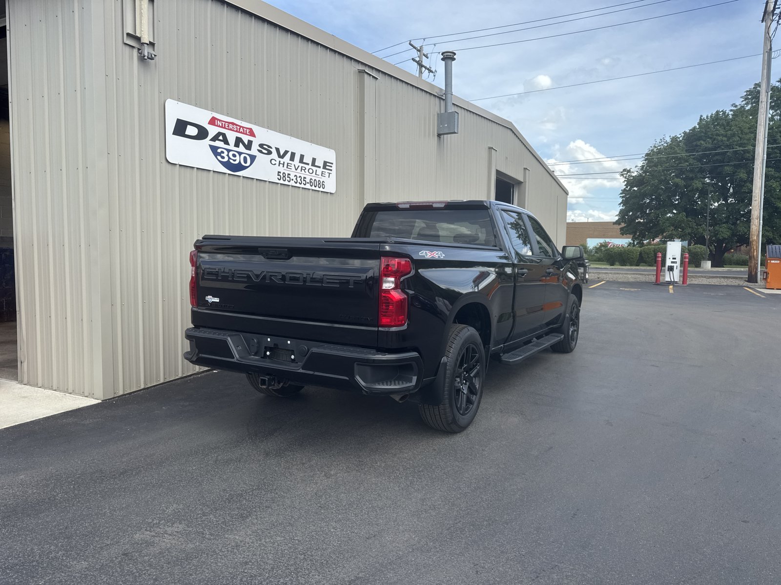 Used 2024 Chevrolet Silverado 1500 Custom w/ LPO, Dark Essentials Package AWD/4WD image 3