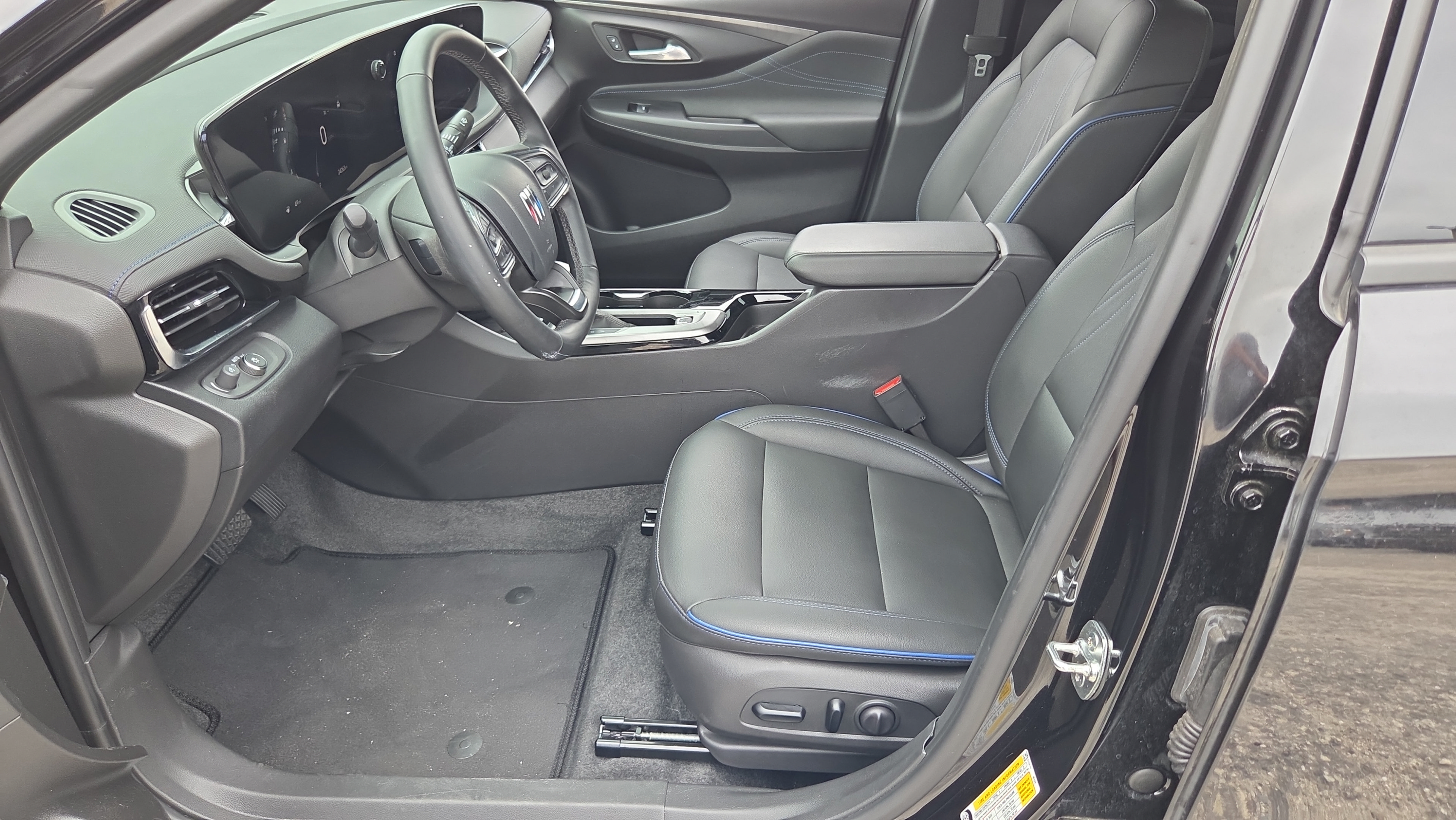Used 2025 Buick Envista Sport Touring w/ Convenience I Package FWD image 9