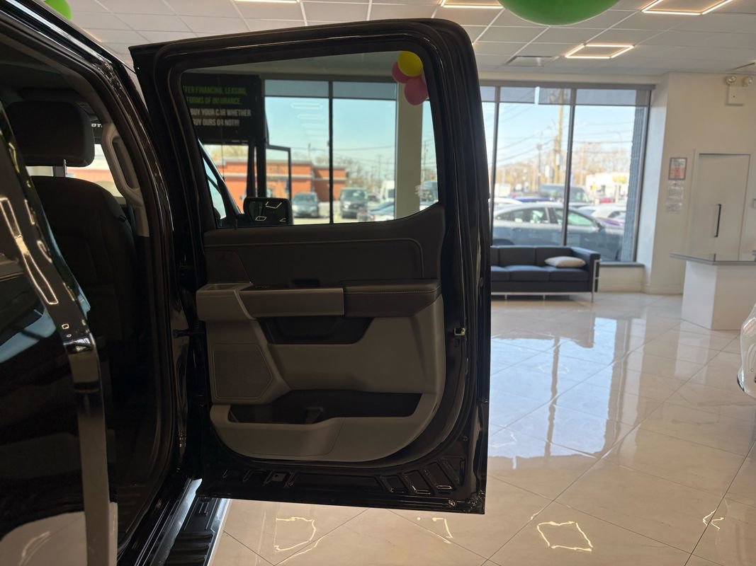 Used 2025 Ford F150 XLT w/ Equipment Group 301A Standard image 40