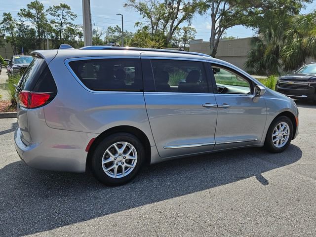 Used 2020 Chrysler Pacifica Touring-L image 14