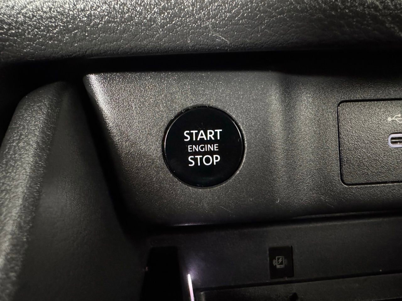 Used 2025 Nissan Rogue SV w/ Rock Creek Premium Package image 19