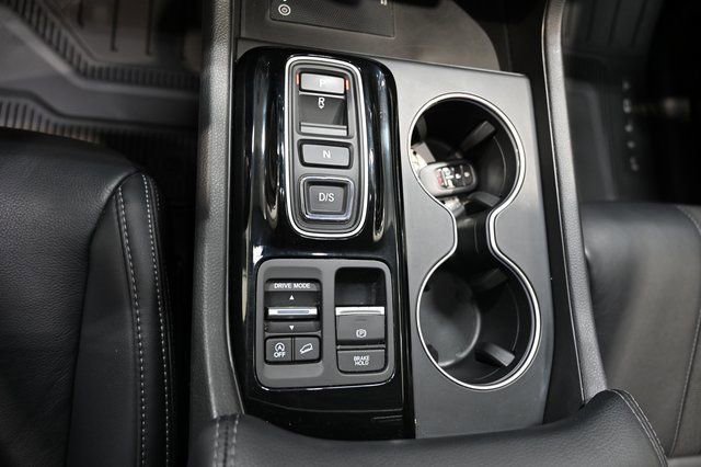 Used 2024 Honda Pilot Touring image 20