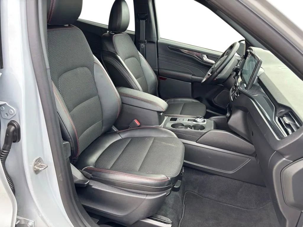 Used 2026 Ford Escape ST-Line w/ Tech Pack #1 image 30