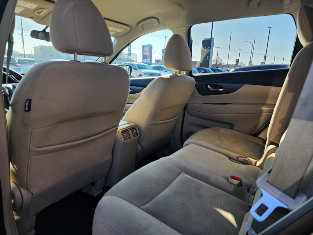 Used 2016 Nissan Rogue S w/ Appearance Package image 11