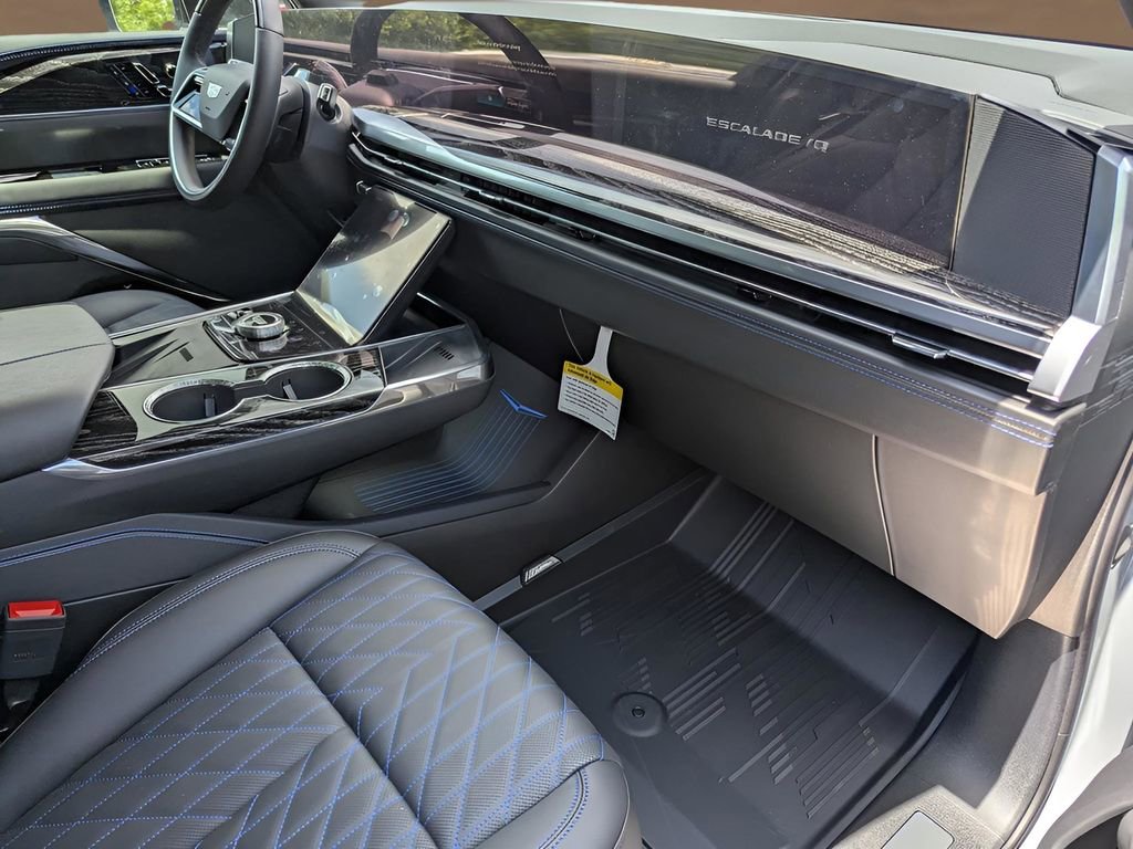 New 2026 Cadillac Escalade IQ Sport 1 w/ LPO, Floor Liner Package image 18