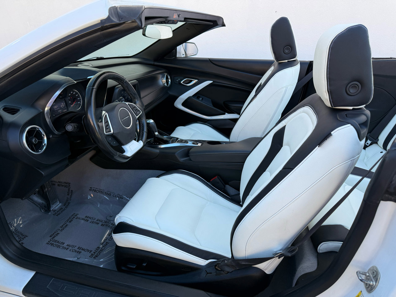 Used 2020 Chevrolet Camaro LT image 24