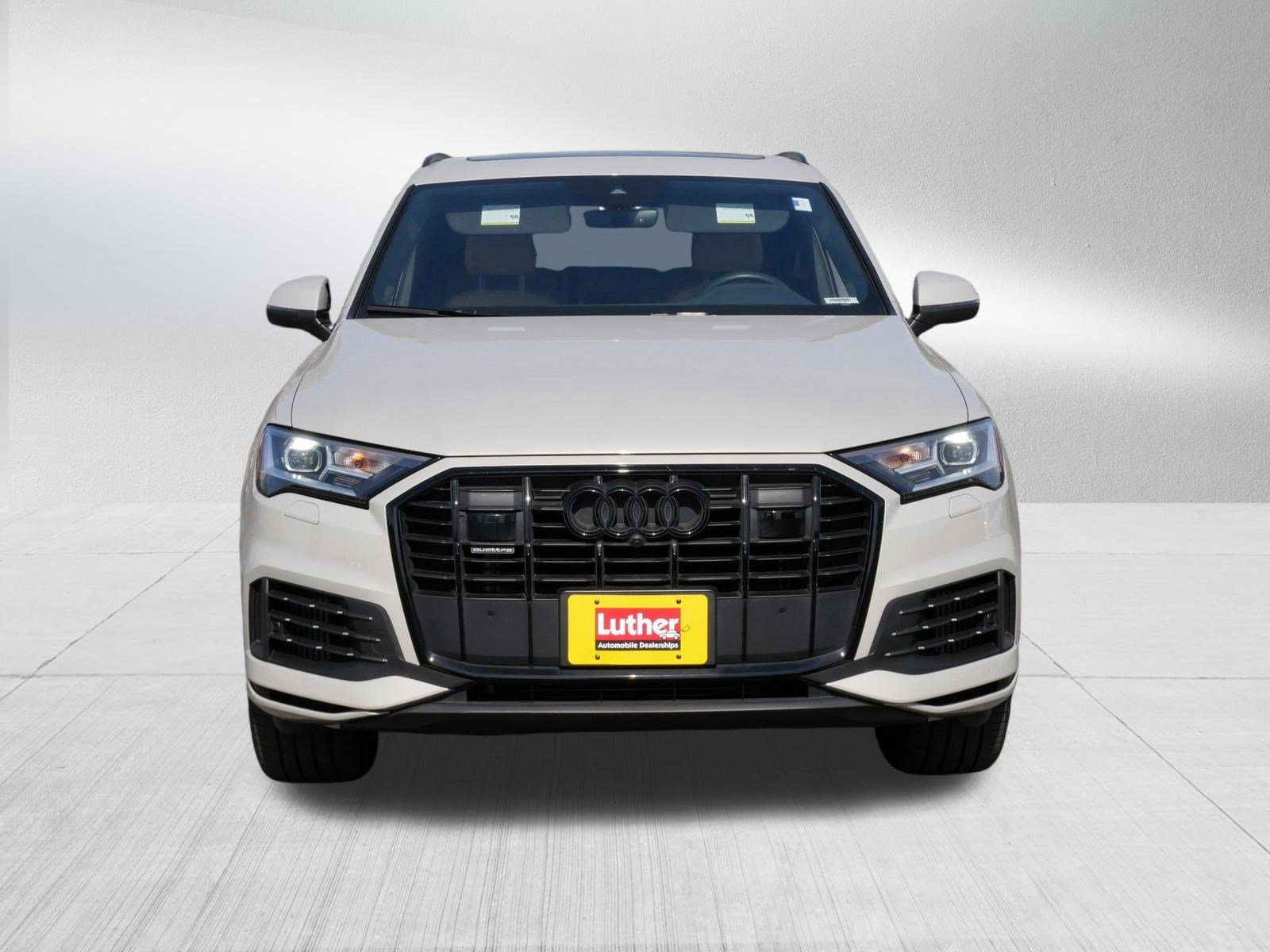 Used 2022 Audi Q7 Premium Plus image 2