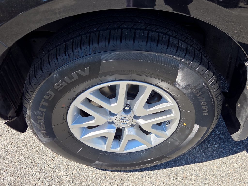 Used 2017 Nissan Frontier SV RWD image 3